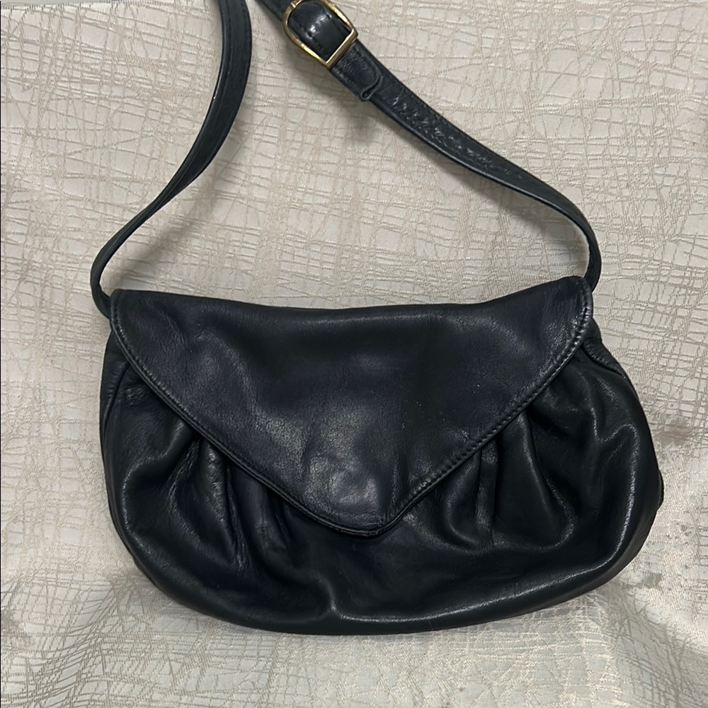 Vintage Libaire California black leather hand bag in good condition.